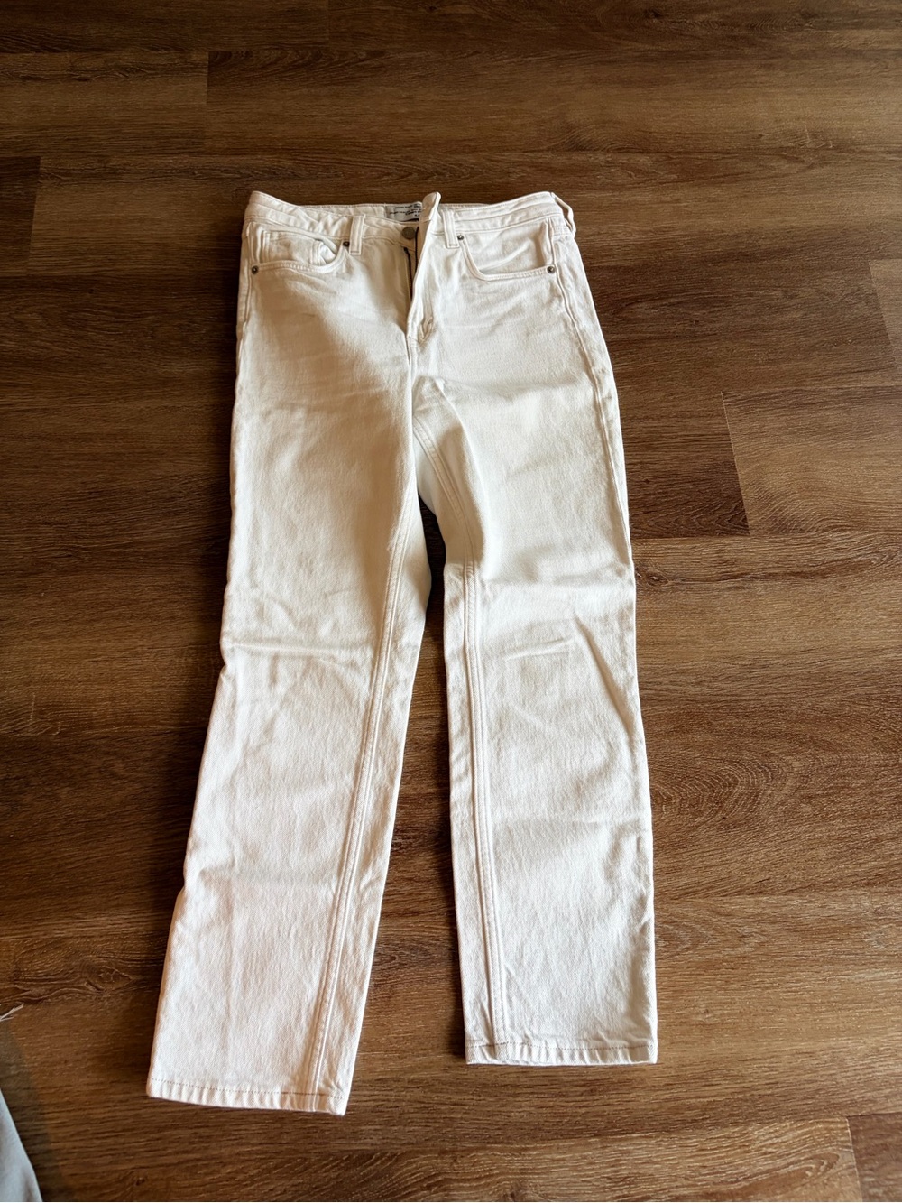Women’s White Straight-Leg Jeans
